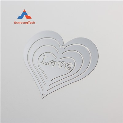 Etsade ihåliga graverade dekoration